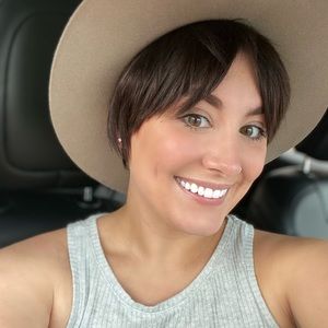 Meet your Posher, Karissa